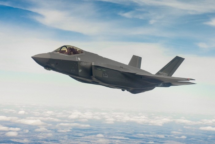 F35